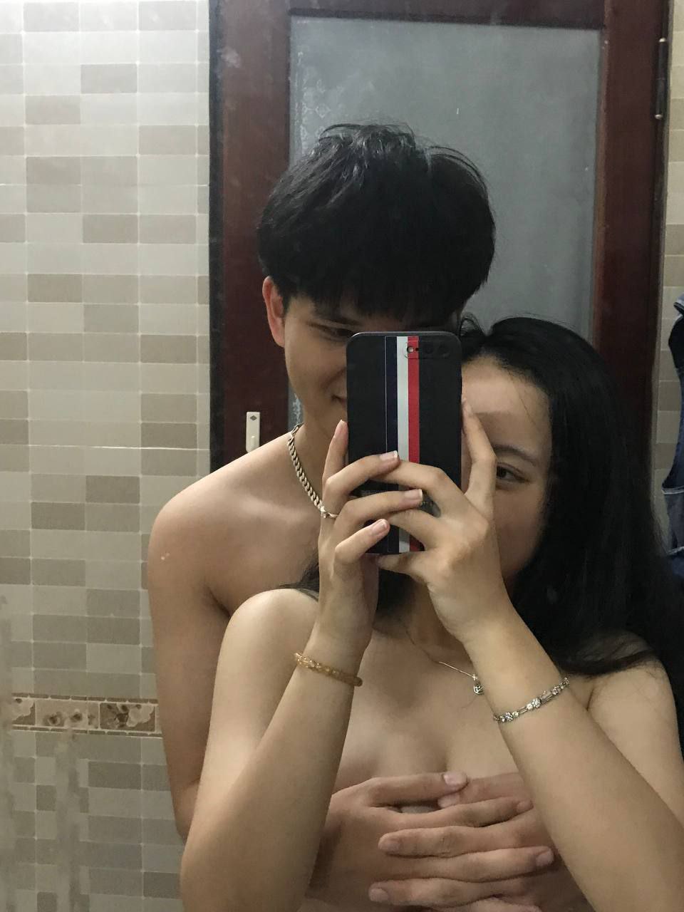 Bạn thân của chị gái cùng cha khác mẹ: "Đây là cách tôi đưa anh trai cùng cha khác mẹ lên giường" S20:E2